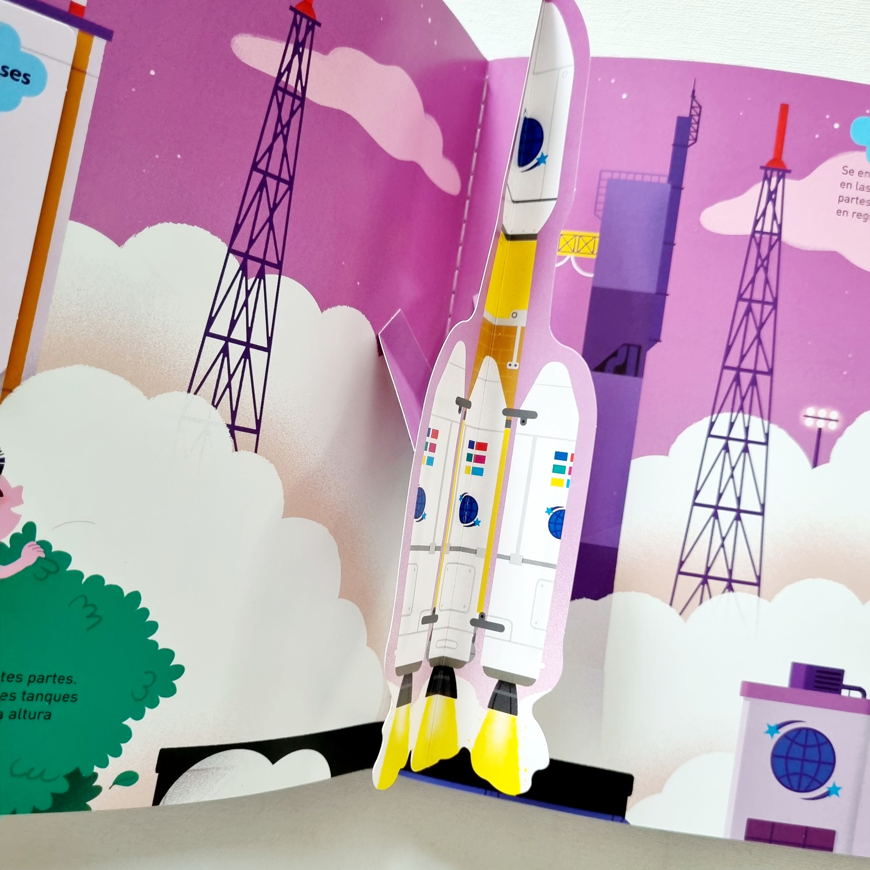 El libro del espacio. Pequeños curiosos El libro del espacio. Pequeños curiosos